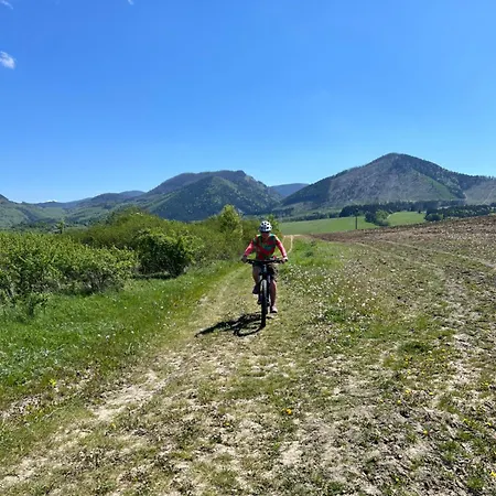 Chata Rajecke Teplice シャレー *